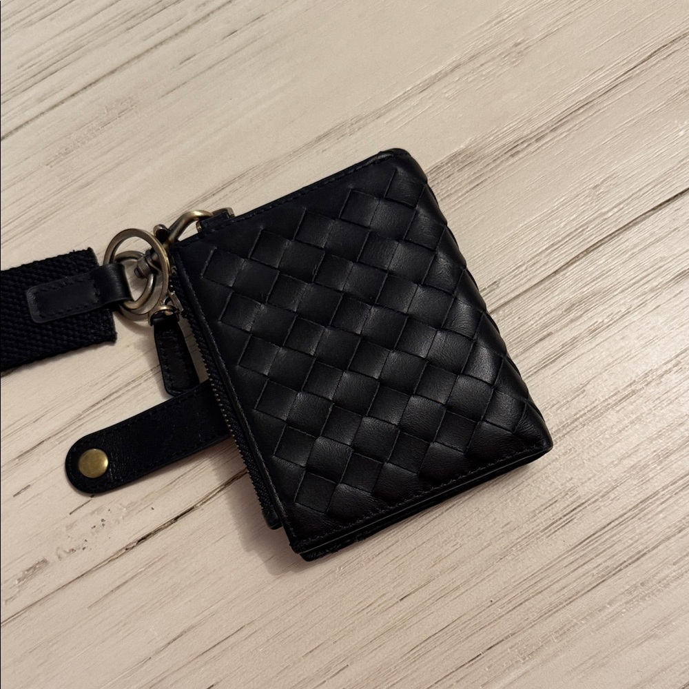 Andar “Lo” Black Woven Wallet with Strap - Picture 4 of 4